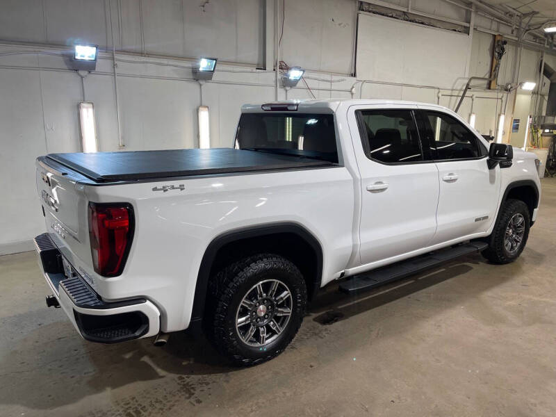 Used 2022 GMC Sierra 1500 Elevation with VIN 3GTUUCED4NG543681 for sale in Sioux Falls, SD