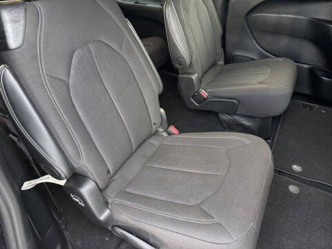 2024 Chrysler Pacifica Touring