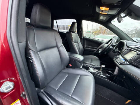 2018 Toyota RAV4 Hybrid SE