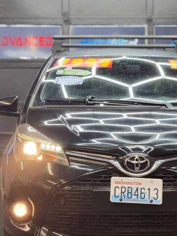 2015 Toyota Yaris 5-Door SE