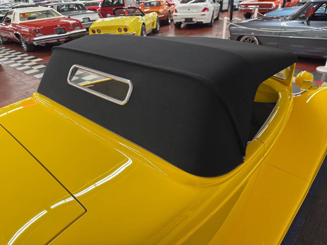 1933 Ford Roadster 15