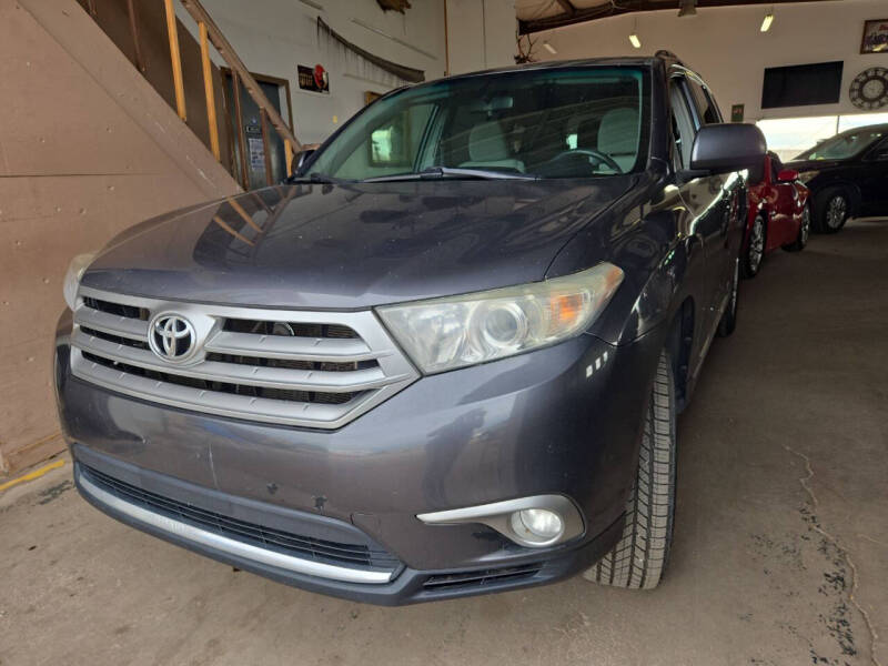 2011 Toyota Highlander Base's photo