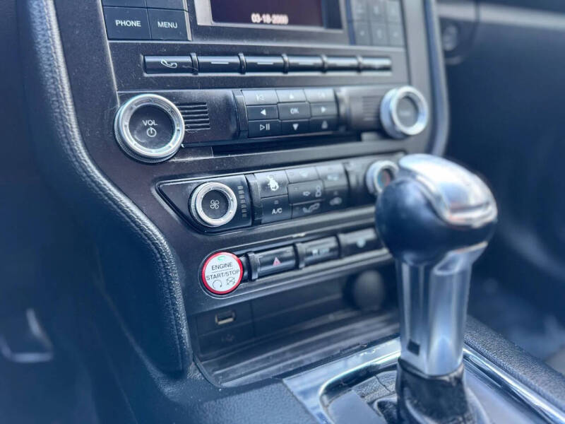 2016 Ford Mustang V6