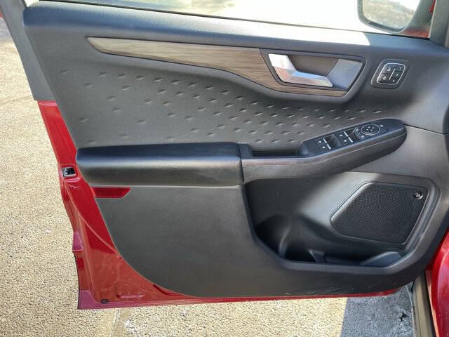 2020 Ford Escape Titanium