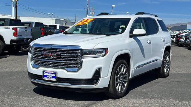 2023 GMC Acadia Denali