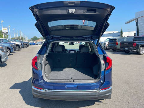 2022 GMC Terrain SLT