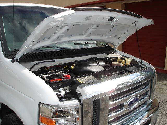 2009 Ford E-Series E-350 SD XLT