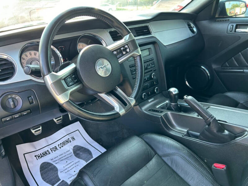 2012 Ford Mustang V6