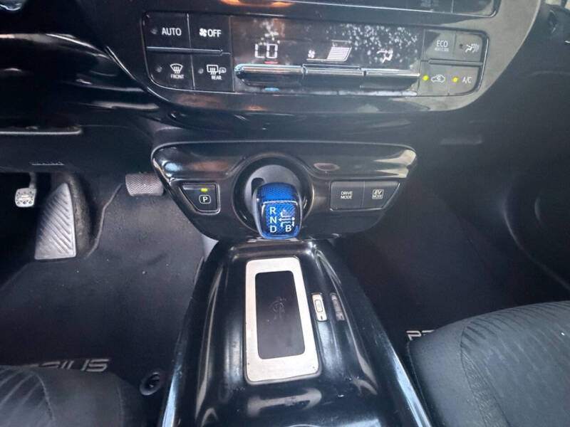 2016 Toyota Prius Three