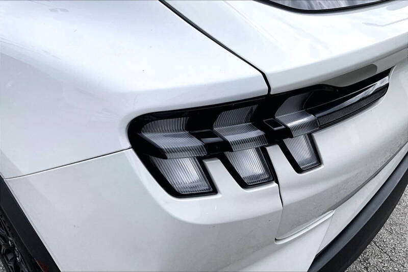 2022 Ford Mustang Mach-E Select