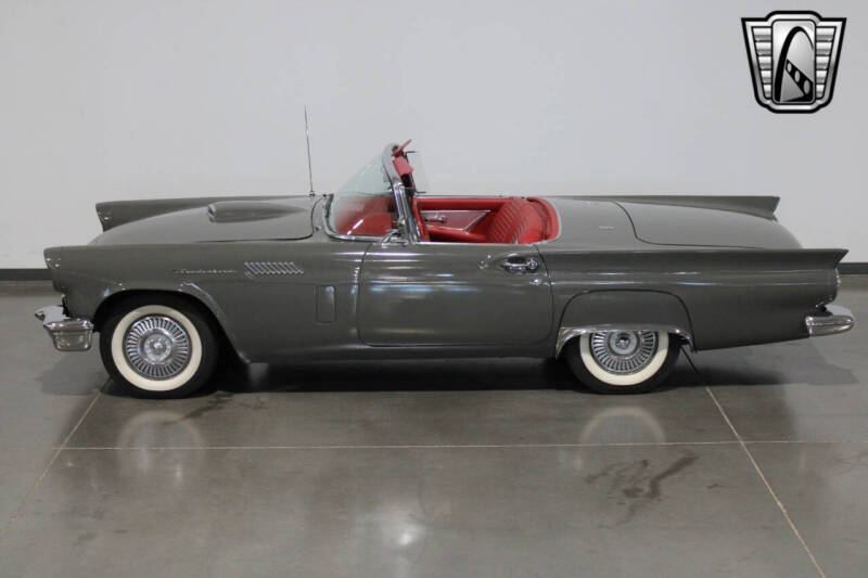 1957 Ford Thunderbird
