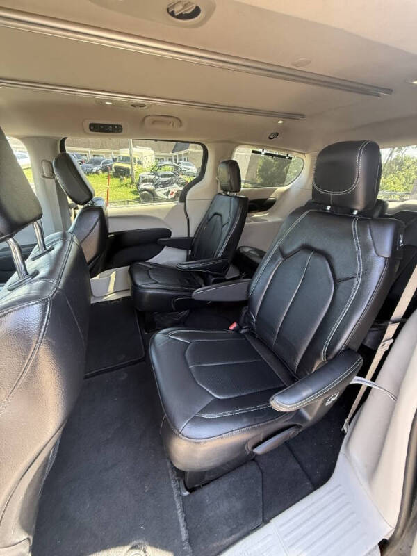 2022 Chrysler Pacifica Touring L