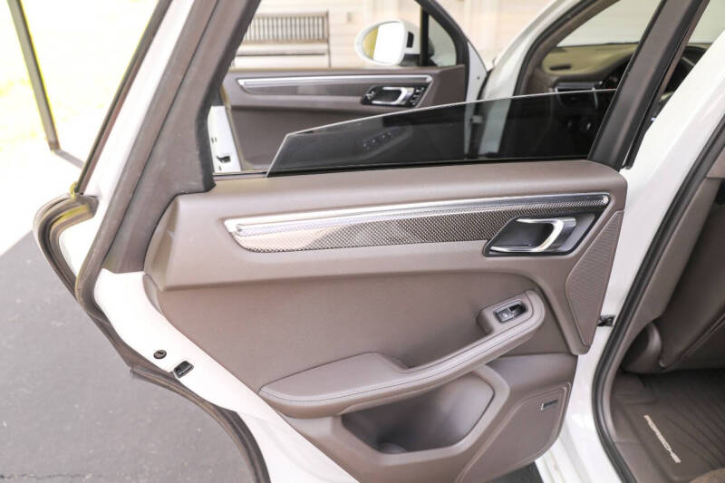 2015 Porsche Macan Turbo