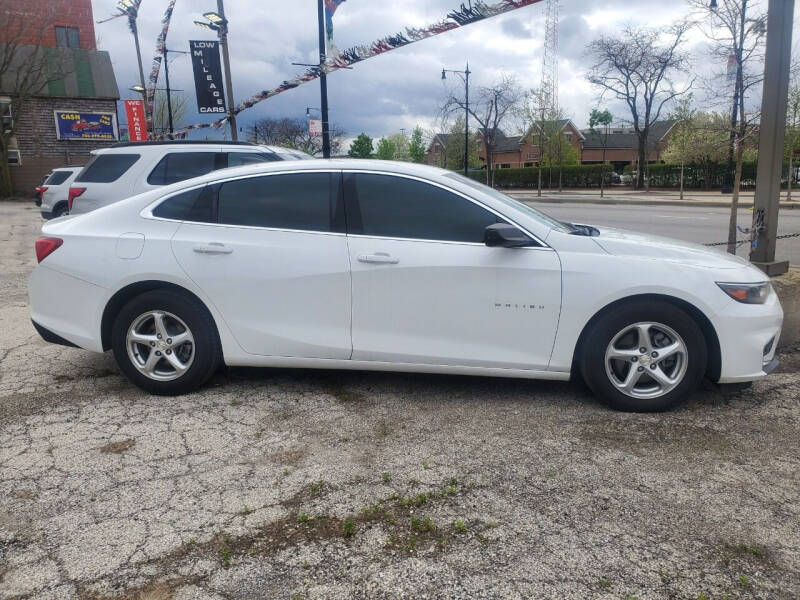 2018 Chevrolet Malibu for sale at ECONOMY AUTO MART in Chicago IL