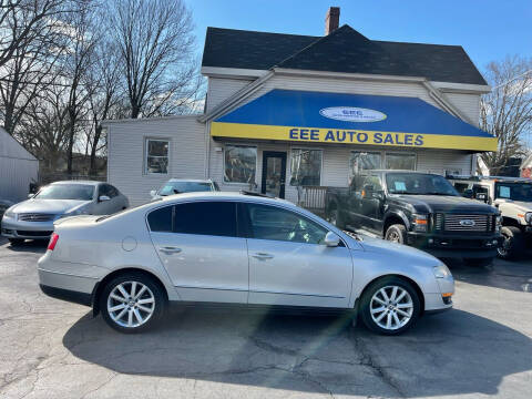 2010 Volkswagen Passat for sale at EEE AUTO SERVICES AND SALES LLC in Cincinnati OH