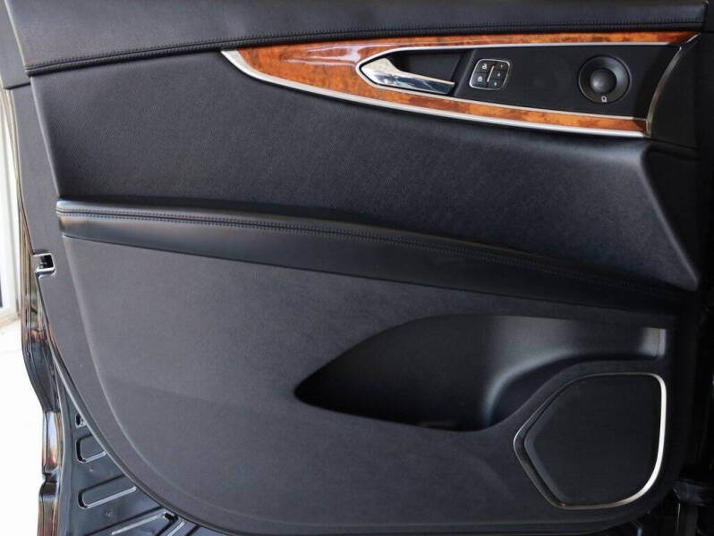 2019 Lincoln Nautilus Reserve