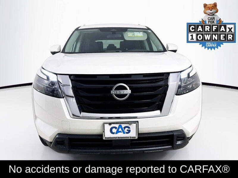 2024 Nissan Pathfinder SV