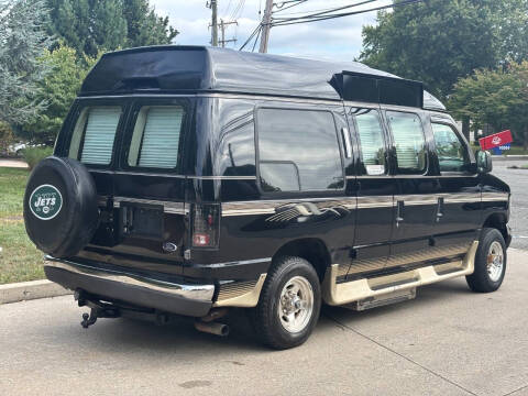 2003 Ford E-Series E-250 SD