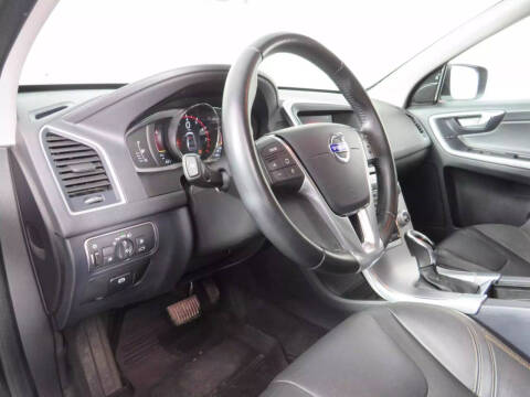 2017 Volvo XC60 T6 Dynamic