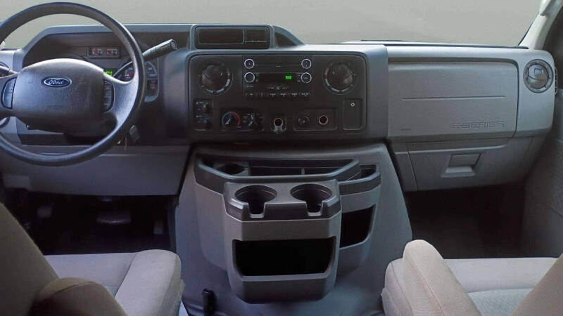 2014 Ford E-Series E-350 SD XLT