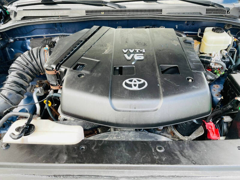 2005 Toyota 4Runner SR5 photo 52