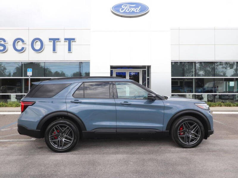 2025 Ford Explorer ST-Line