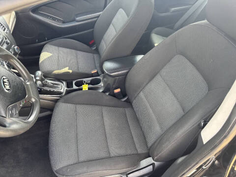 2017 Kia Forte5 LX
