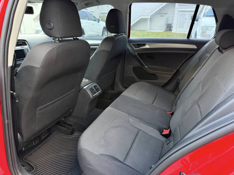 2017 Volkswagen Golf TSI S