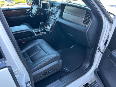 2013 Lincoln Navigator L