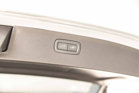 2025 Volvo XC90 B6 Plus Bright Theme 7P