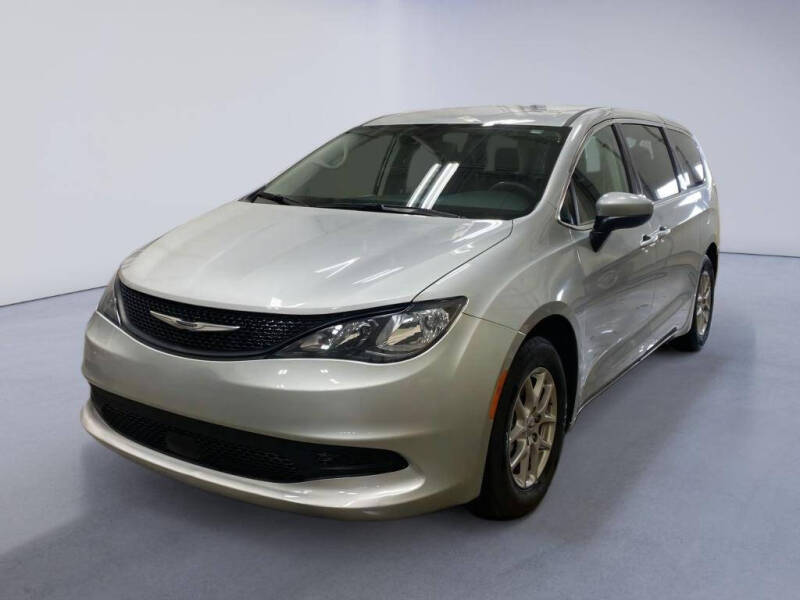 2023 Chrysler Voyager LX's photo