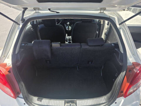 2013 Mazda MAZDA2 Touring