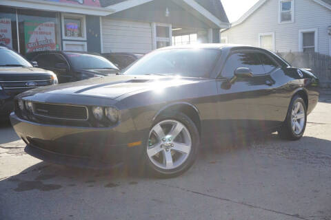 2014 Dodge Challenger for sale at Cass Auto Sales Inc in Joliet IL