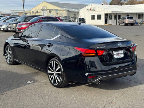 2022 Nissan Altima 2.5 SR