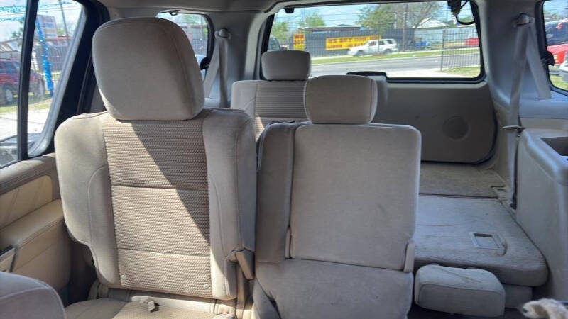 2015 Nissan Armada SV