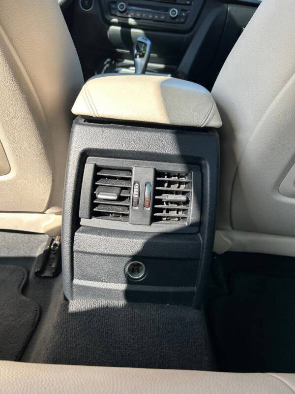 2015 BMW 3 Series 320i