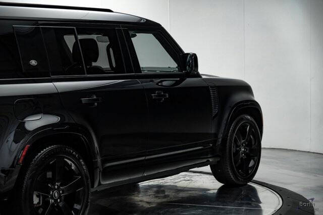 2024 Land Rover Defender 130 P400 X-Dynamic SE