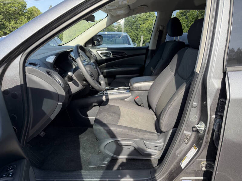 2019 Nissan Pathfinder S