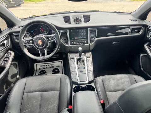 2017 Porsche Macan