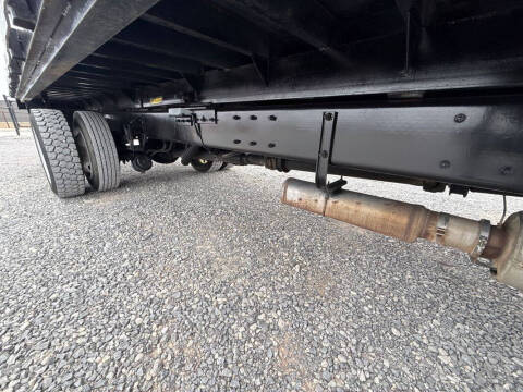 2009 Peterbilt 330