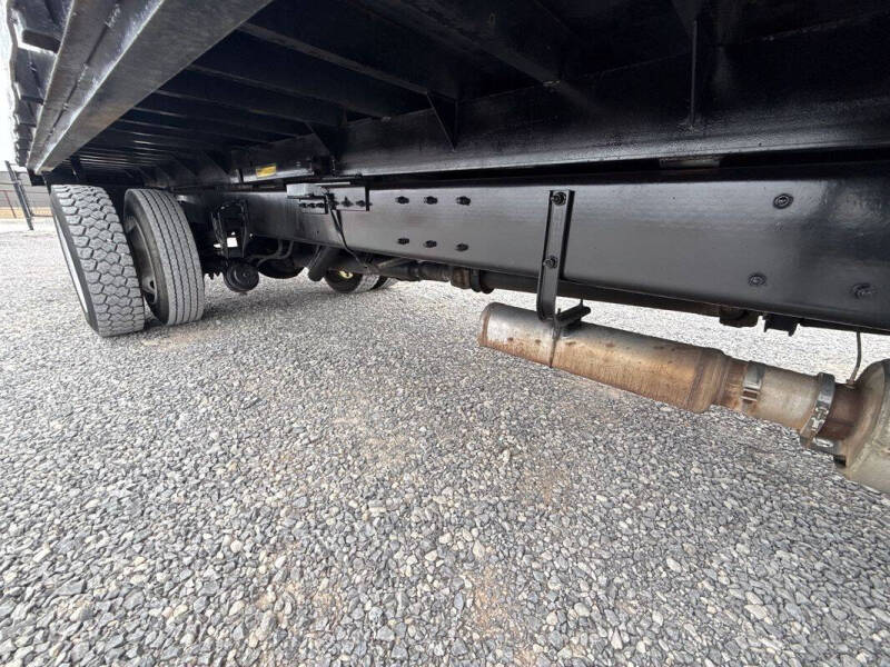 2009 Peterbilt 330