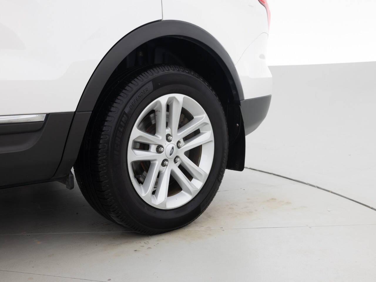 Used Car 2015 Ford Explorer  Xlt Awd 4dr Suv For Sale Under $10,000 In Coal City, Illinois