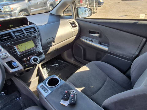2013 Toyota Prius v Three
