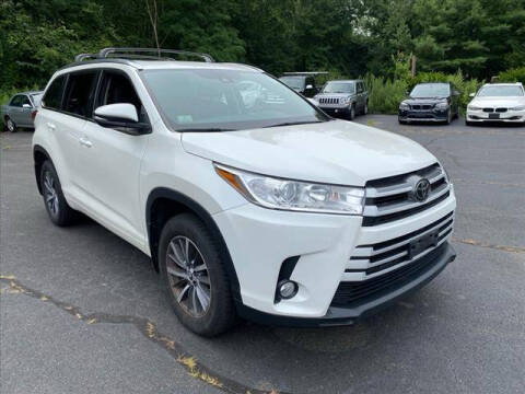 2017 Toyota Highlander for sale at Canton Auto Exchange in Canton CT