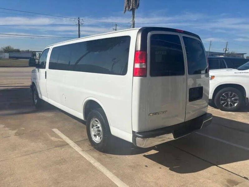 2024 Chevrolet Express LS 3500