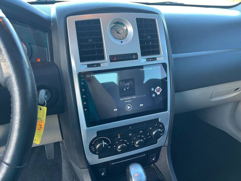 2006 Chrysler 300 SRT-8