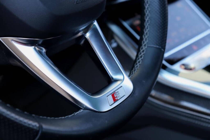 2023 Audi SQ8 4.0T quattro Prestige