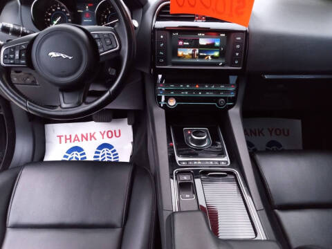 2018 Jaguar F-PACE 25t Premium