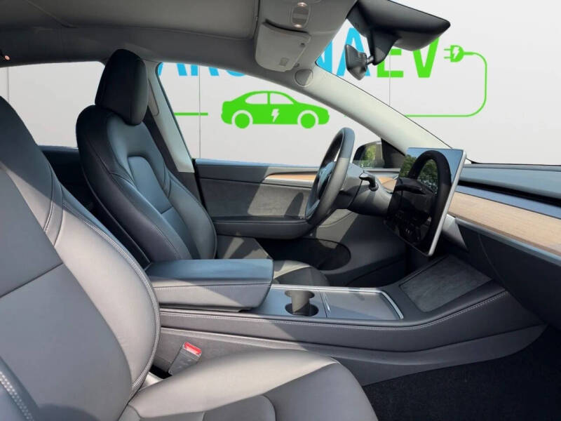 2024 Tesla Model Y Long Range