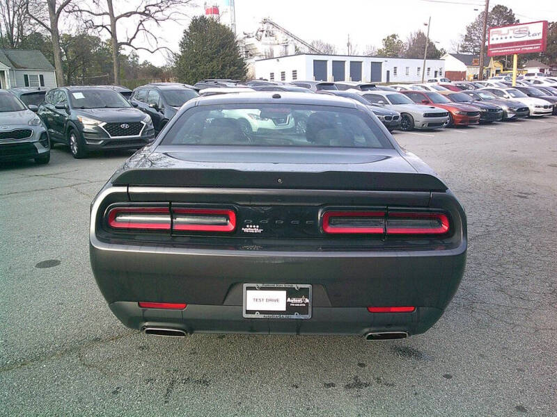 2022 Dodge Challenger SXT